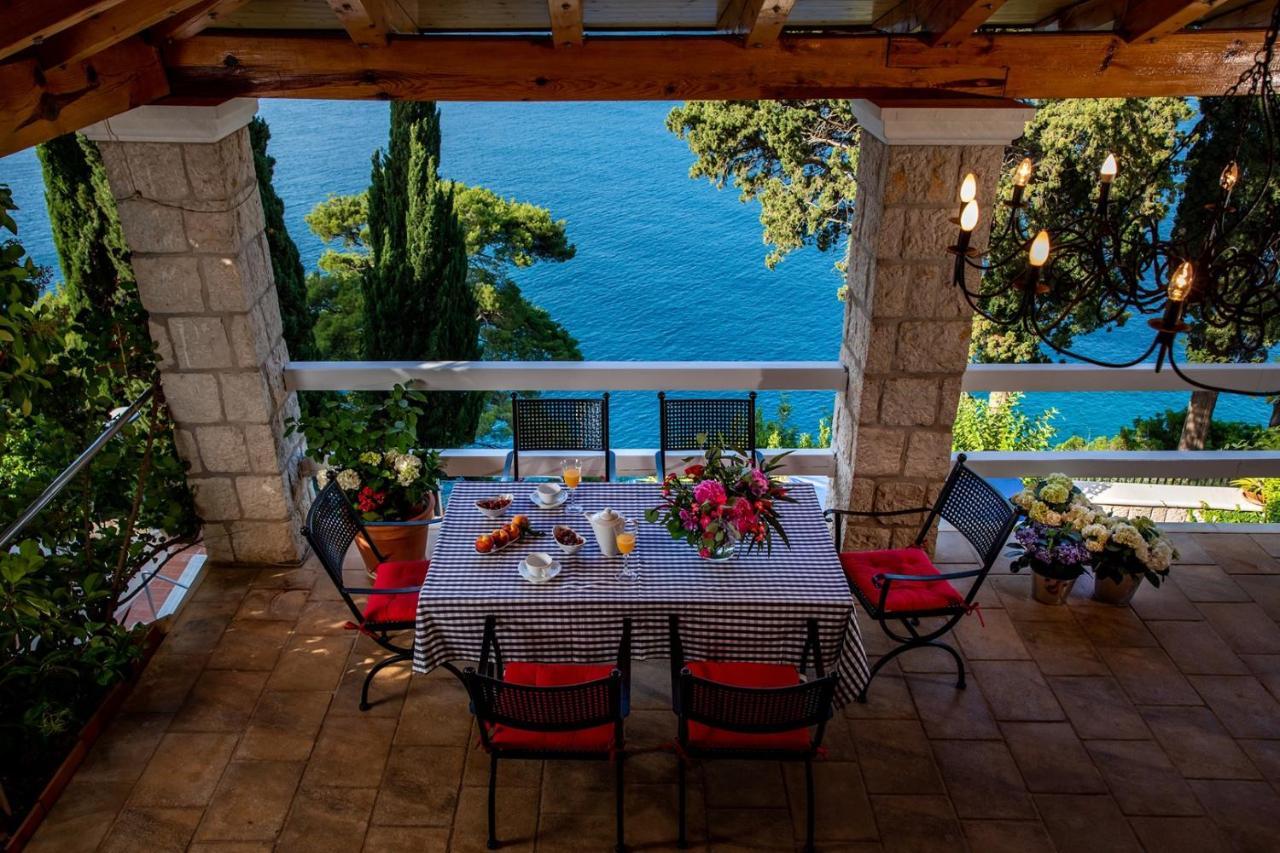 Luxury Beachfront Palace With Private Pool And Jacuzzi By The In Villa