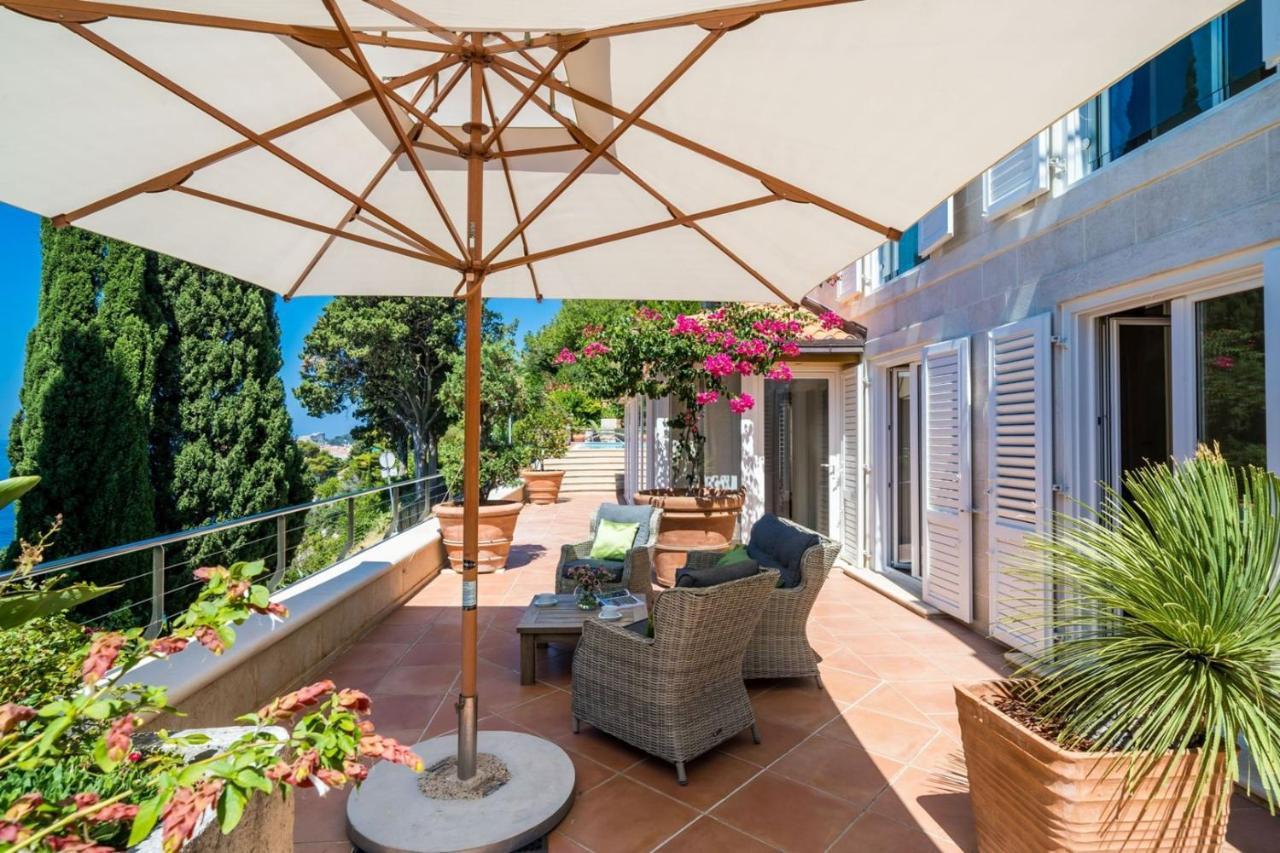 Villa Luxury Beachfront Palace With Private Pool And Jacuzzi By The In *