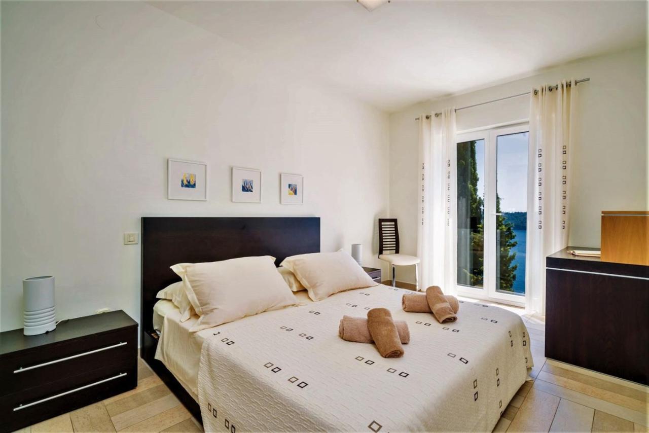 Luxury Beachfront Palace With Private Pool And Jacuzzi By The In Dubrovnik